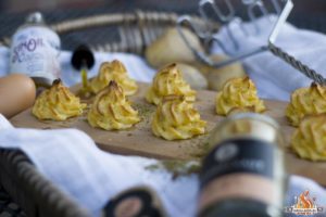 Kartoffelbreirosen von der Holzplanke