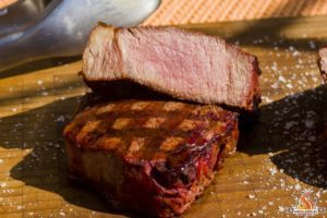 Gefrorene Steaks grillen