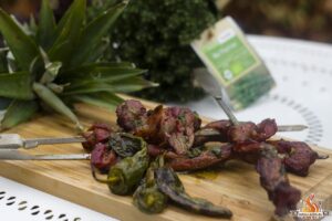 Kalbsspieße mit Bacon vom Holzkohle Grill