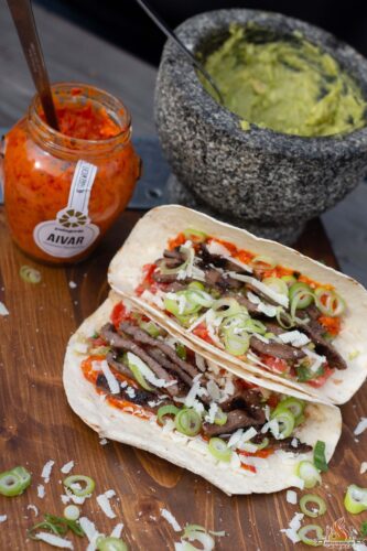 Tacos mit gegrilltem Rindfleisch