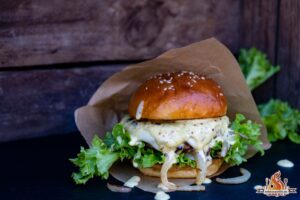 Dattel Mayo Burger vom Grill