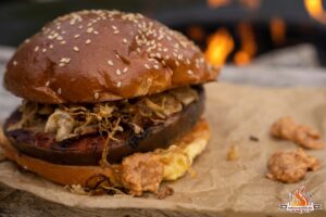 Saumagen Burger von der Feuerplatte