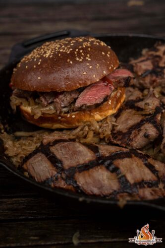 Steakbrötchen mit Zwiebeln