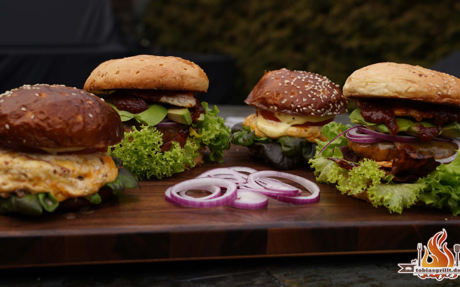 Burger-Ideen für den SuperBowl: Laugen-Bun oder Brioche? Das ultimative Rezept-Duell!