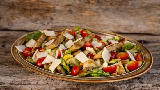 Maultaschen Salat vom Grill