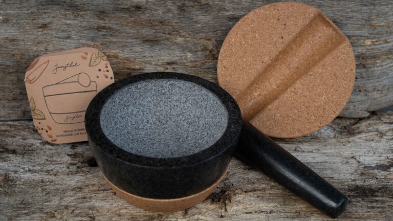 Mörser einbrennen (oder besser: einschleifen) – Meine Erfahrung mit der Reis-Methode + Chimichurri aus dem Mörser