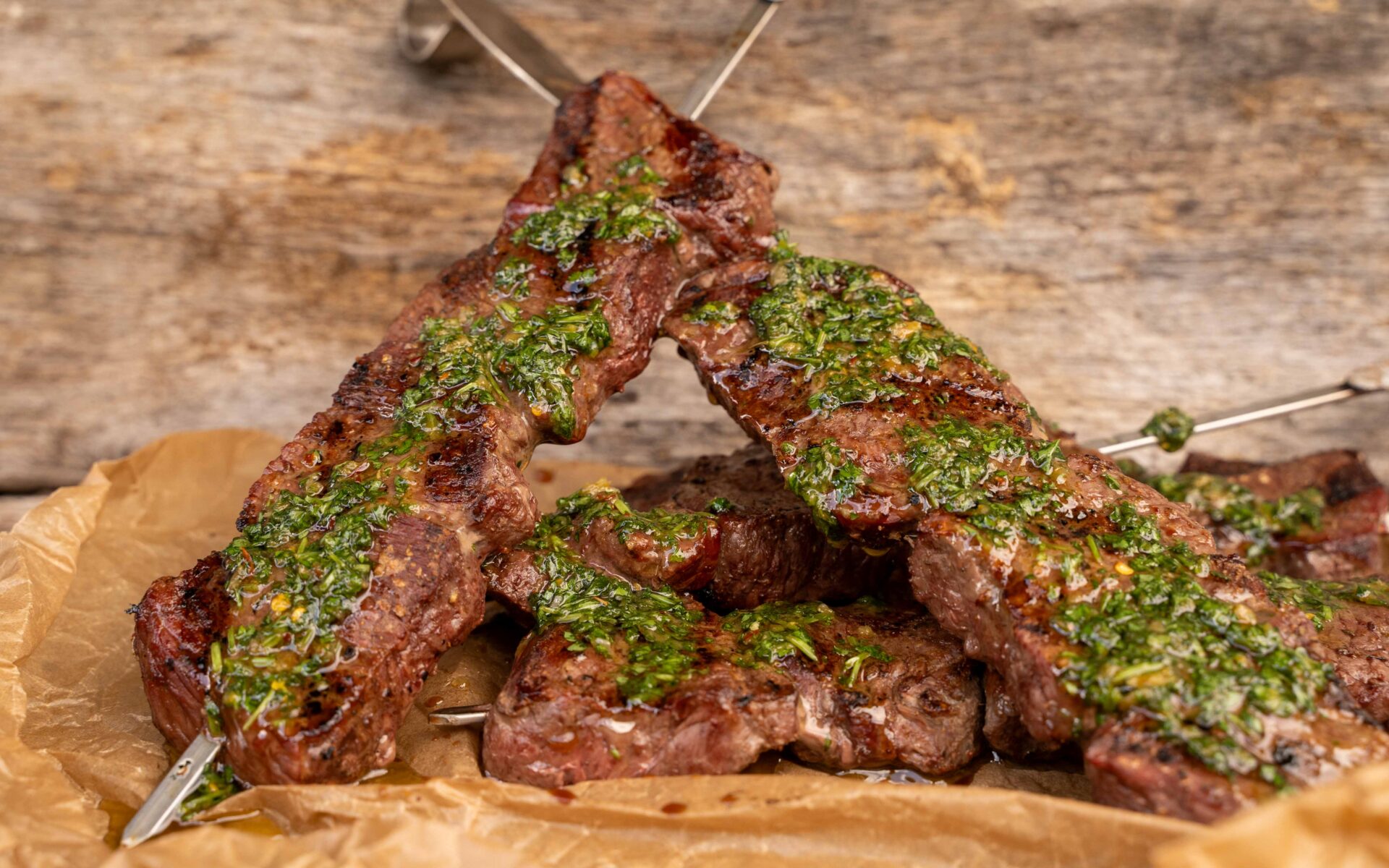 Hüftsteak Spieße mit Chimichurri – Das perfekte Grillrezept für maximalen Geschmack