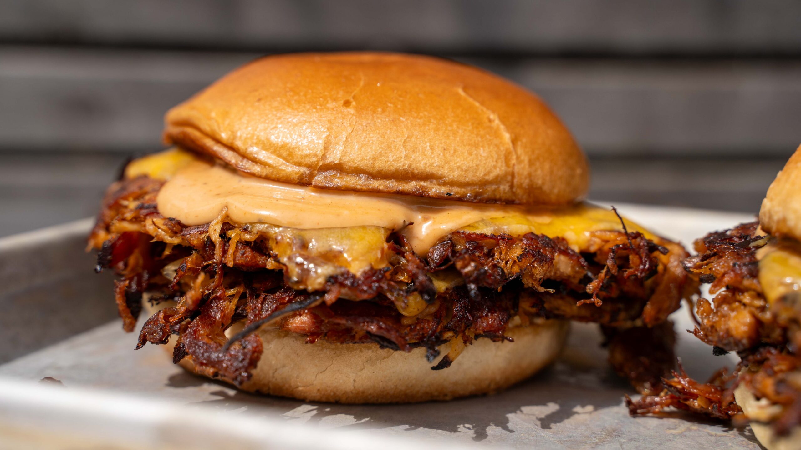 Pulled Pork Smashed Cheeseburger – Die wohl beste Resteverwertung vom Grill