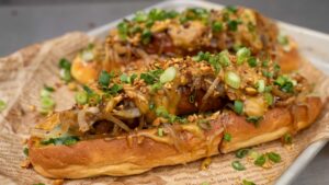 Saté Hot Dog mit Tobias‘ Nussiger Bratwurst – Das außergewöhnliche Hot-Dog-Rezept vom Grill
