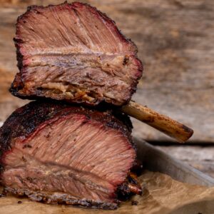 Wagyu Short Ribs vom Pelletgrill mit kräftiger Bark und Smoke Ring