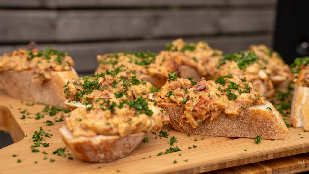 Geräucherter Frischkäse mit Schweinebäckchen